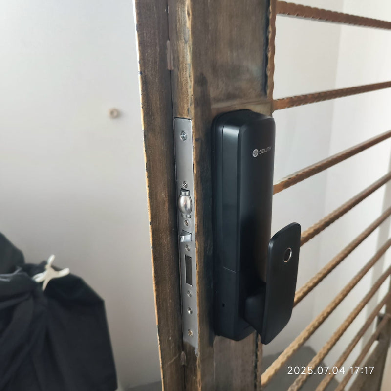 Solity 智能锁套装（门和栅栏） customer installation photo