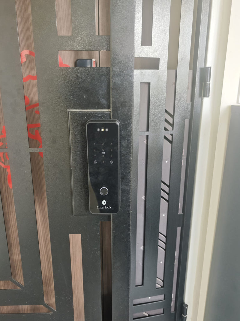 Interlock Mercury G4 DualKey™ Smart Gate Lock with Facial Recognition customer installation photo