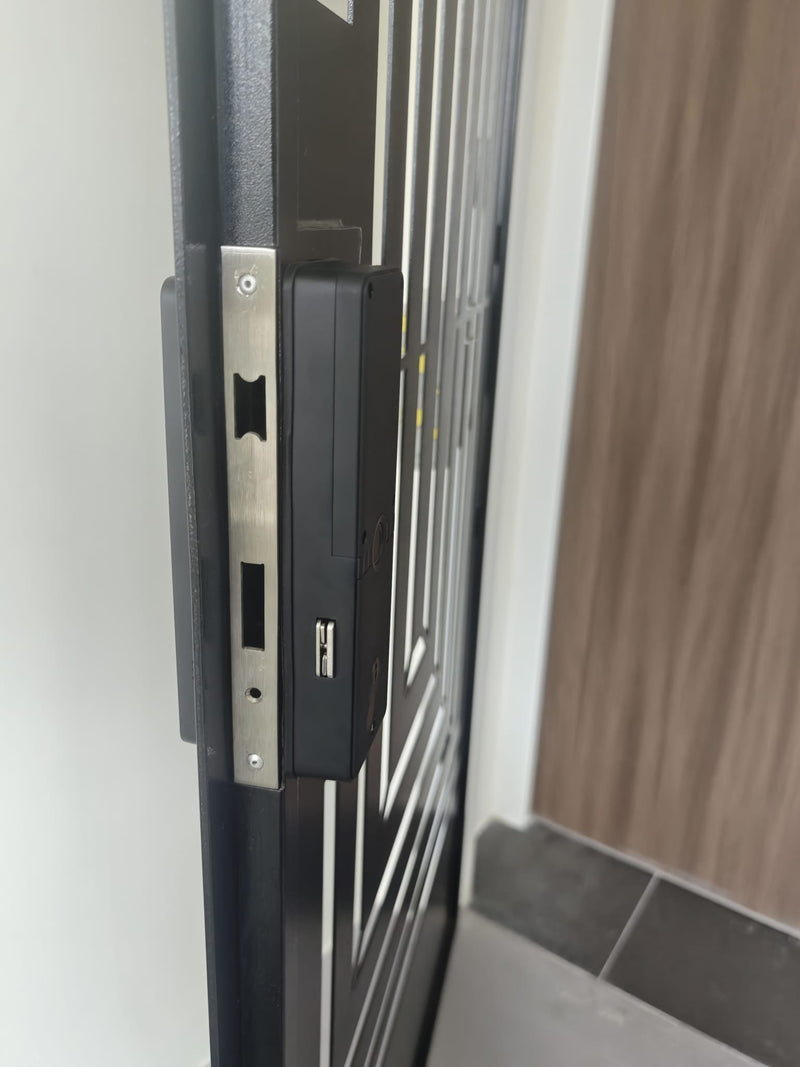 Interlock Mercury G4 DualKey™ Smart Gate Lock with Facial Recognition customer installation photo