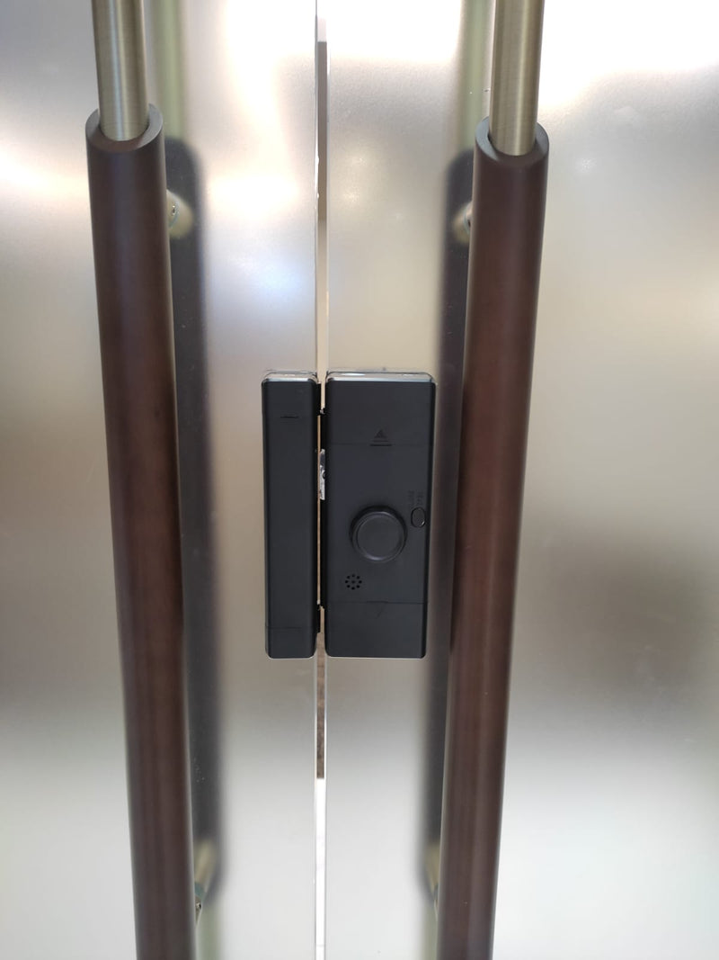 Interlock ILG-02 Glass Door Lock customer installation photo